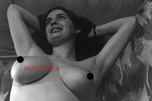 PHOTO - EROTIC - 1/18 - PORTRAIT OF YOUNG BEAUTIFUL NAKED WOMEN #25