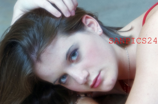 PHOTO - EROTIC - BEAUTIFUL MODEL IN POSE #57