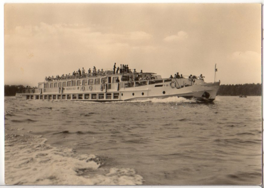 ALTE ANSICHTSKARTE/ POSTKARTE - BERLIN - LUXUSGASTSCHIFF FRIEDRICH WOLF DER WEIßEN FLOTTE