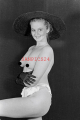 PHOTO - EROTIC - 3/5 - BEAUTIFUL NUDE MODEL WITH HAT #40
