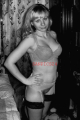 PHOTO - EROTIC - 2/2 - BEAUTIFUL NAKED OLD HOUSEWIFE IN LINGERIE #118