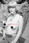 PHOTO - EROTIC - 5/11 - NAKED WOMAN ON 1977 HONDA CIVIC #27