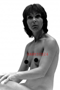 PHOTO - EROTIC - 2/9 - OLD NAKED HOUSEWIFE IN POSE #107