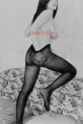 PHOTO - EROTIC - 3/3 - BEAUTIFUL NAKED HOUSEWIFE IN POSE #153