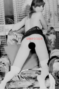 PHOTO - EROTIC - 3/4 - BEAUTIFUL NAKED YOUNG WOMAN IN POSE #299