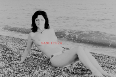 PHOTO - EROTIC - 3/6 - BEAUTIFUL NAKED WOMAN ON THE BEACH #314
